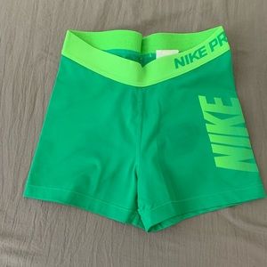 Nike Women Pros